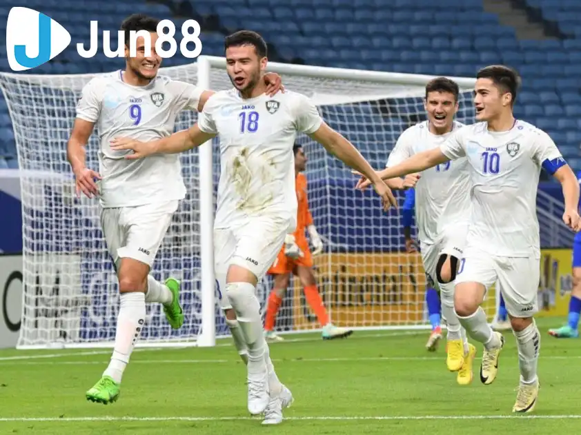 Liệu U22 Uzbekistan có thể đòi lại món nợ đã vay trước U22 Hàn Quốc khi phải nhận thất bại với tỉ số 1-3 hồi tháng 3 năm nay? (Ảnh: AFC) Liệu U22 Uzbekistan có thể đòi lại món nợ đã vay trước U22 Hàn Quốc khi phải nhận thất bại với tỉ số 1-3 hồi tháng 3 năm nay? (Ảnh: AFC)